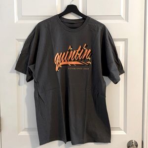 Quintin Men’s XL Cotton Box T-Shirt Dark Gray Graphic